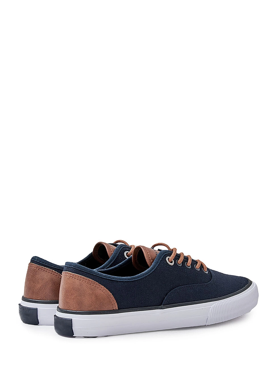 Low Cut Canvas Sneakers 2